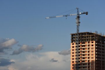 US Mortgage Rates Dip to 6.27%, Sparking Renewed Homebuyer Interest Amid Economic Uncertainty