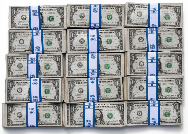 Experts Warn: How Rising Interest Rates Could Impact Your Savings in 2024