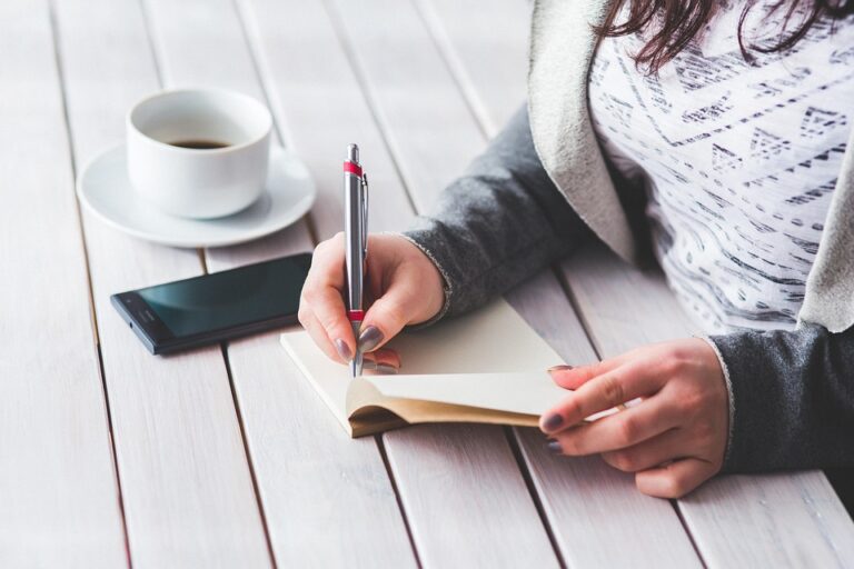 How Small Businesses Are Thriving Amid Economic Uncertainty: Success Stories and Strategies